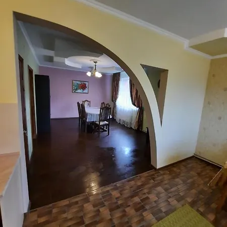 Apartment в берізці!